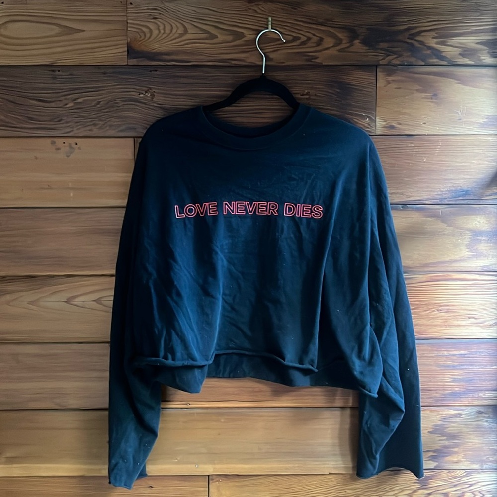 LOVE NEVER DIES XS/S DAISY DAISY LTD CROPPED TOP